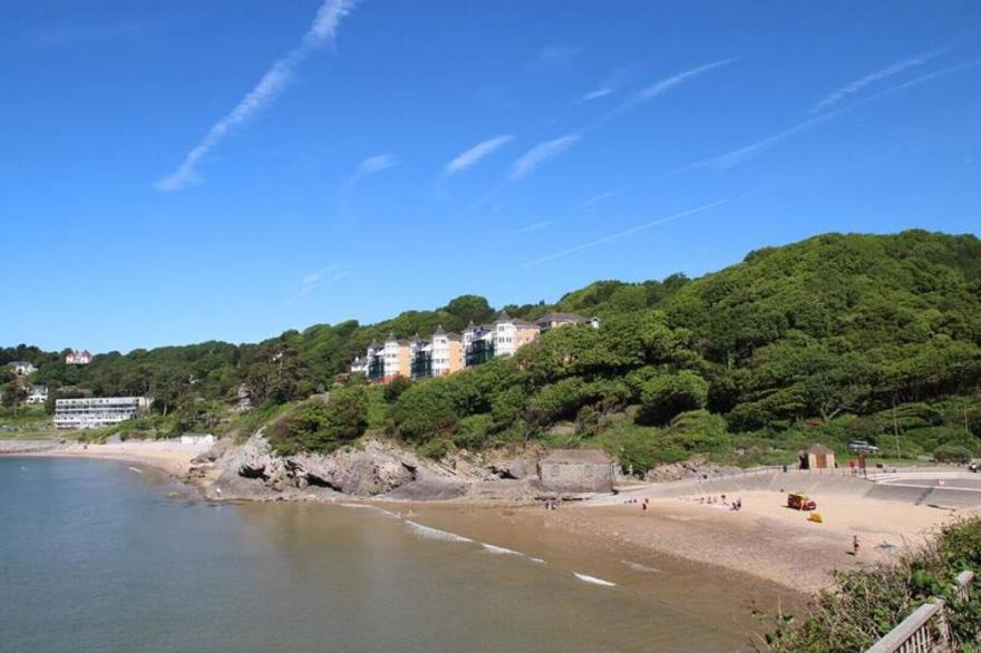Ty Hyfryd - Five Bedroom House, Sleeps 11