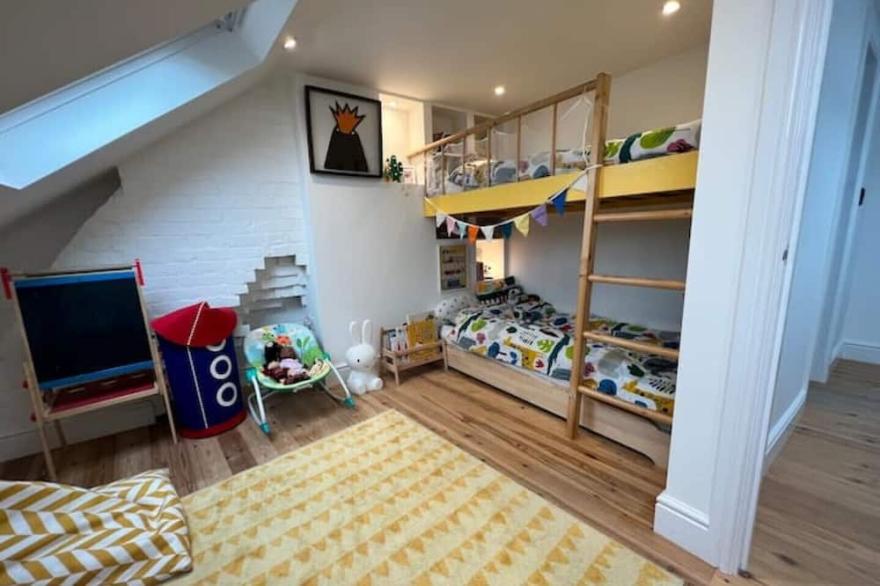 Beautiful family home in Walthamstow near tube