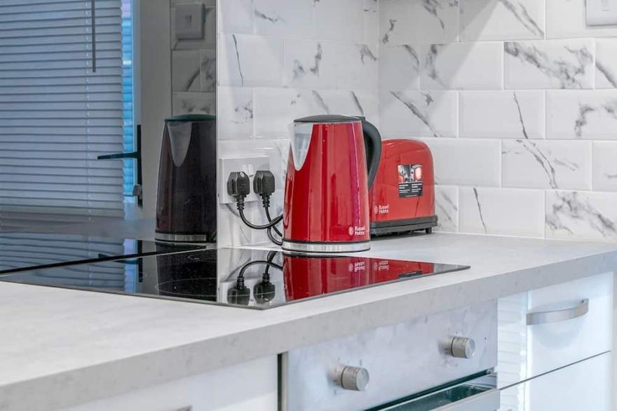 Pass the Keys | Bright & Airy 2BR/2 Bath Apt in Perfect Location