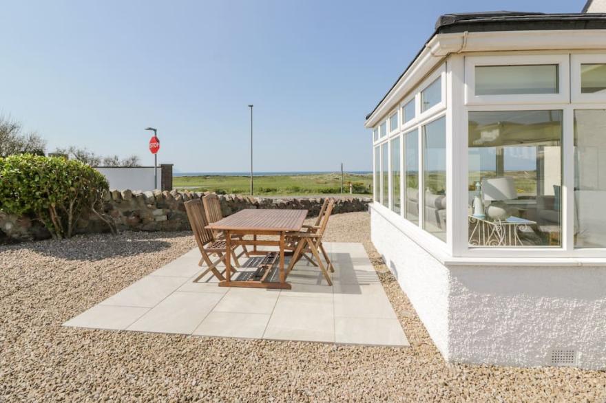 AILSA SHORES, pet friendly, country holiday cottage in Turnberry