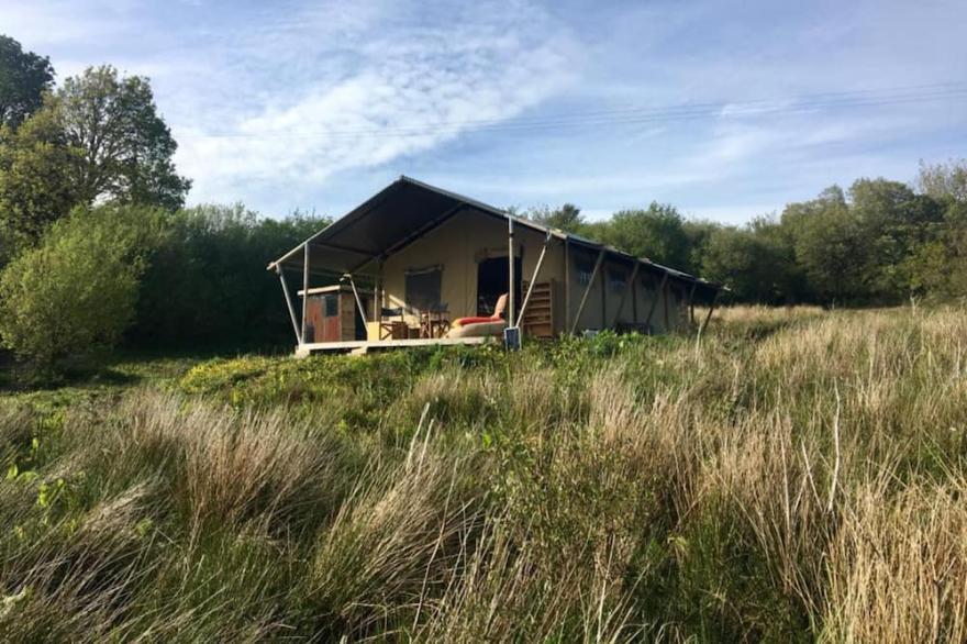 4 bed barn & Safari Tent, Pool-Hot Tub-Sauna 16pax