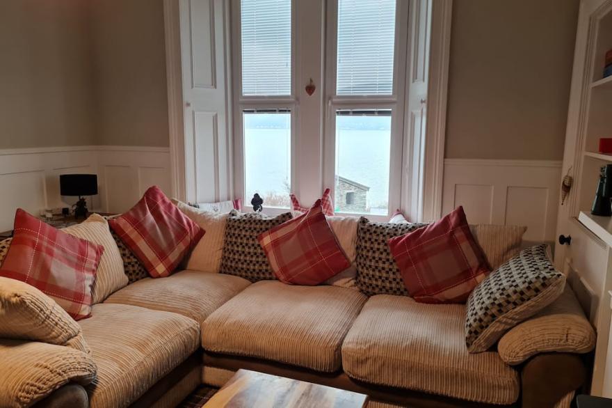 Cove Lochside Apartment with Sea and Sunset Views