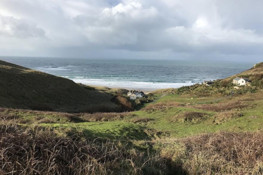 Beautiful Robins Nest barn conversion, Minack, Porthcurno, Sennen