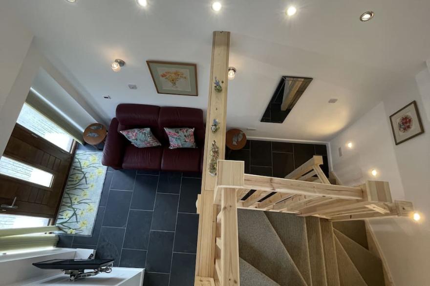 Beautiful Robins Nest barn conversion, Minack, Porthcurno, Sennen