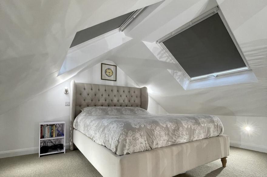 Beautiful Robins Nest barn conversion, Minack, Porthcurno, Sennen