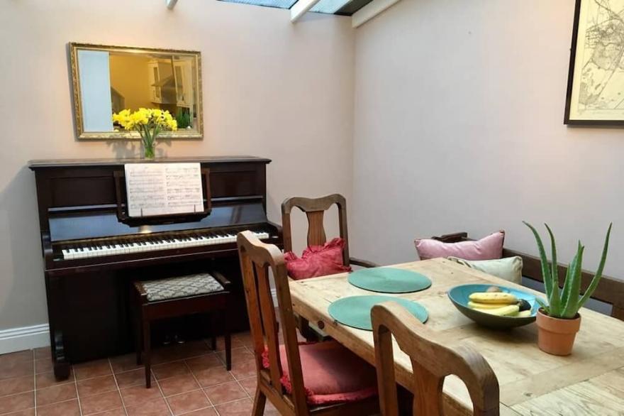 Cathedral view, stunning 3 bedroom townhouse