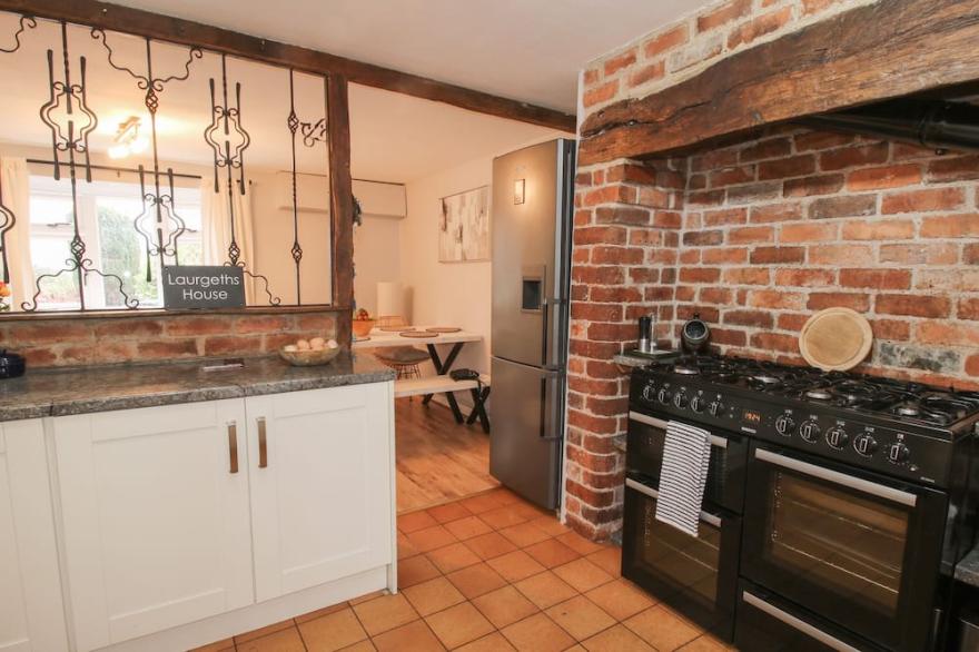 LAURGETHS HOUSE, pet friendly, with open fire in Bishop's Castle