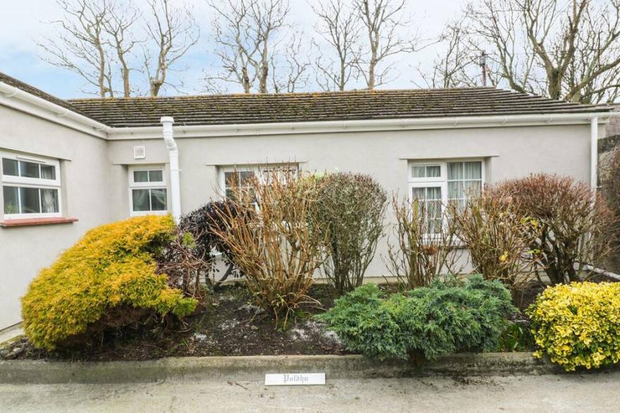 POLDHU, family friendly, with a garden in Mullion