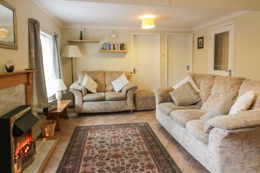 POLDHU, family friendly, with a garden in Mullion