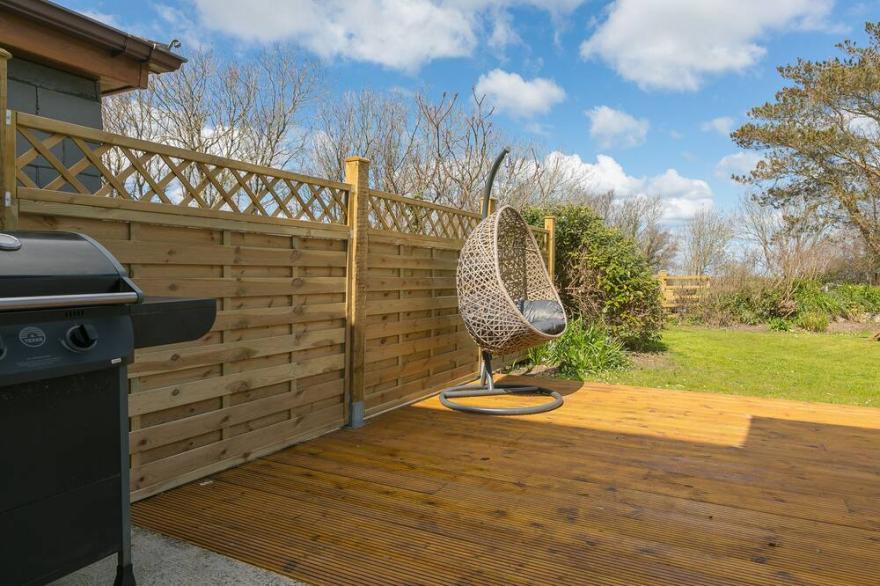 TREWOLLA COTTAGE, family friendly, with a garden in Newquay