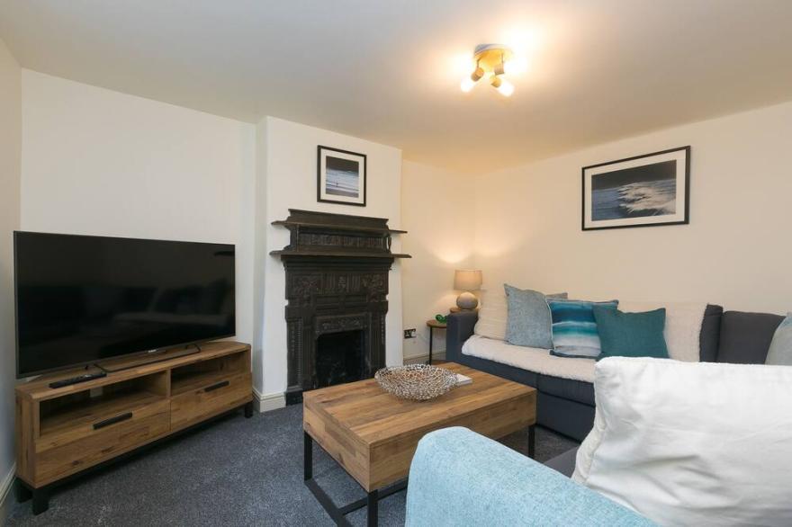 TREWOLLA COTTAGE, family friendly, with a garden in Newquay