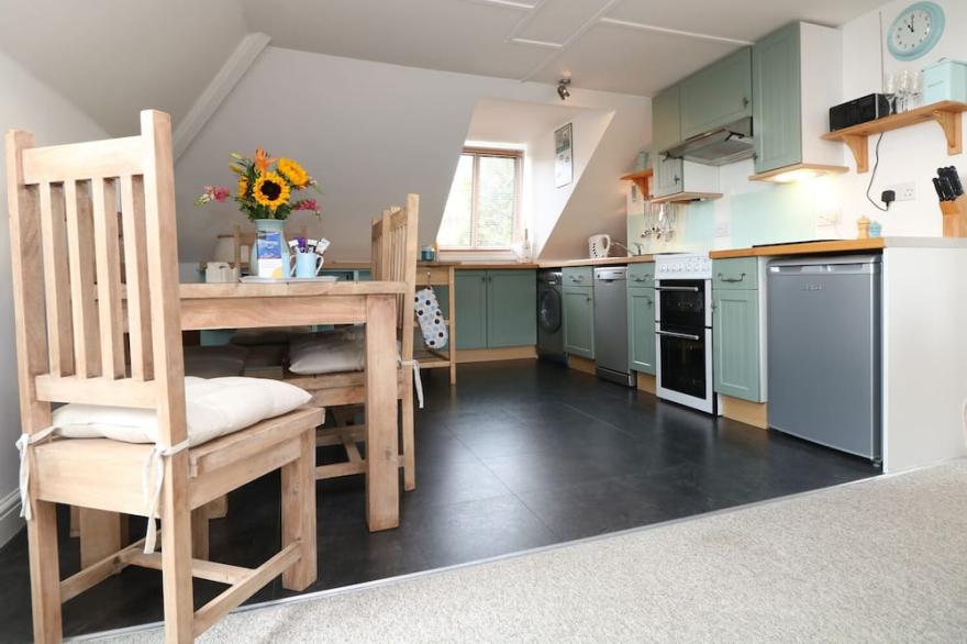 THE WATCH, pet friendly, country holiday cottage in Porthcurno