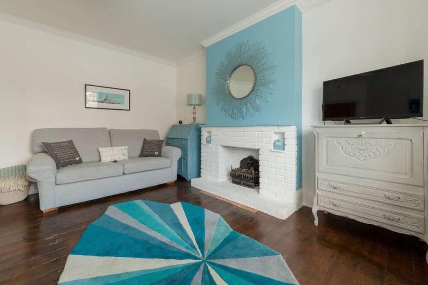 Lovely seaside house just minutes from sandy beaches - superb location