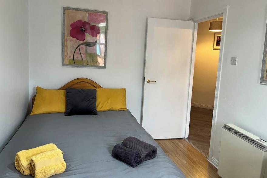 Twenty QC by the River - Two bedroom city centre apartment with river view
