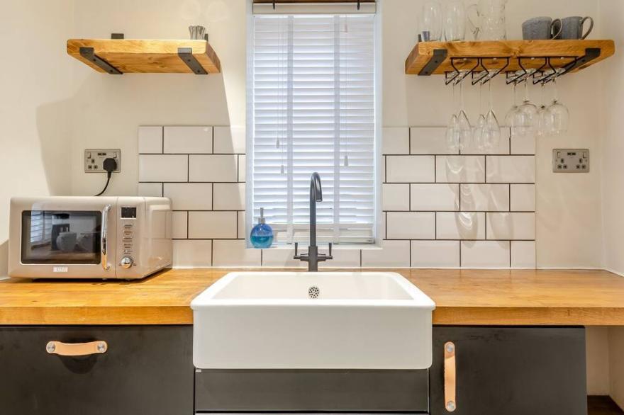 2 bedroom accommodation in Milton-Under-Wychwood