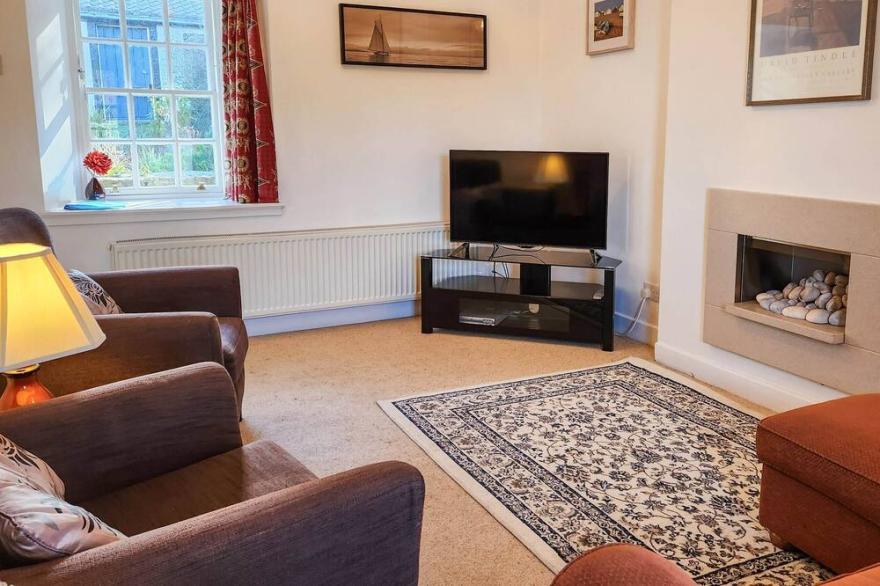 2 bedroom accommodation in Cramond, Edinburgh