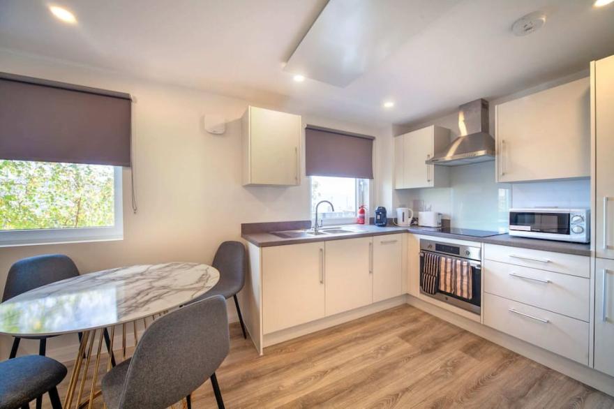 Modern 2 Bedroom Apartment in Ashford