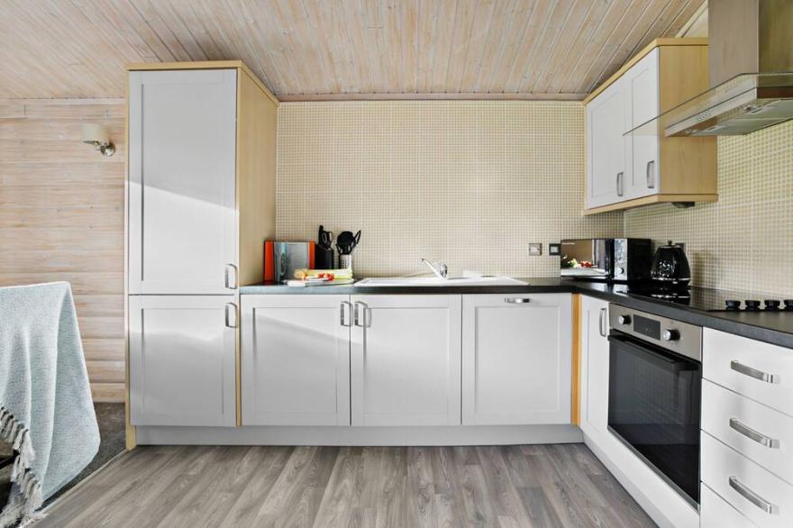 Chestnut, 6 Fingle Glen Lodges