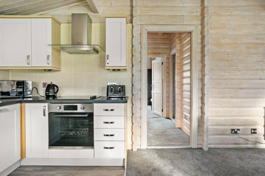 Chestnut, 6 Fingle Glen Lodges