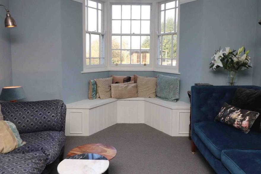 Country house with hot tub - make the most of our UK Summer!