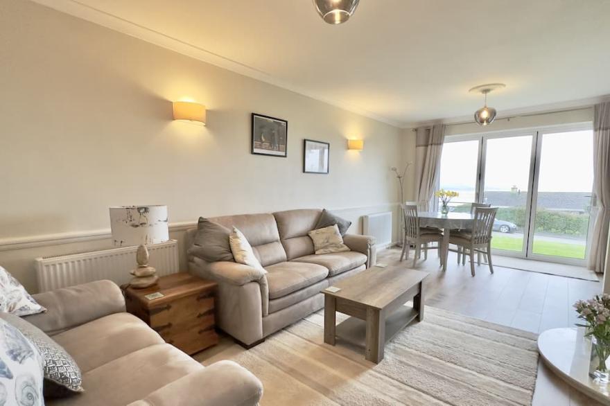 Sleeps 6 guests, ample driveway parking, front and rear gardens. Pets welcome