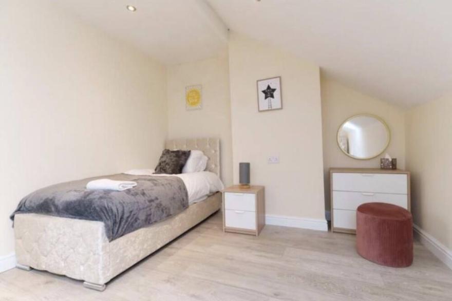 Deluxe-Apartment-Dior House in Leeds