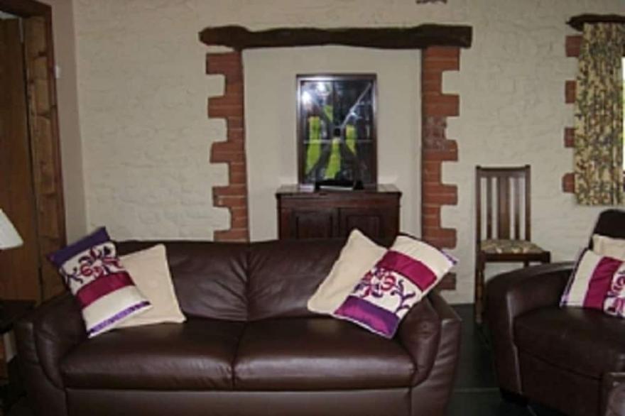 Bramble Cottage (Sleeps 5. 2 Bedrooms)