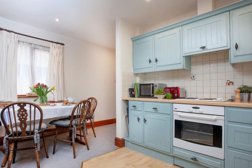 2 bedroom accommodation in Clyst Honiton, near Exeter