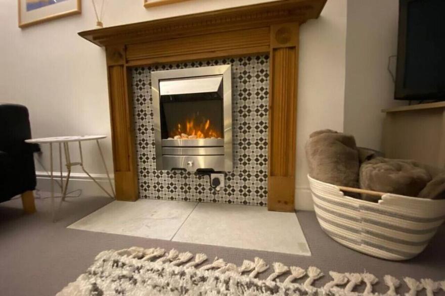 Grosvenor Pad - Lovely 2-bedroom Flat - FREE ON STREET PARKING