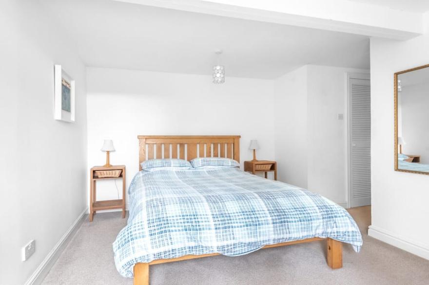 Croft Prince Barn is a peaceful rural barn within the parish of St Agnes and close to the city of Truro and coastal town Perran