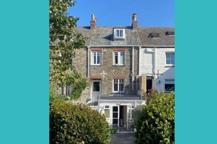 The Cottage, Padstow, tiered patio sun trap
