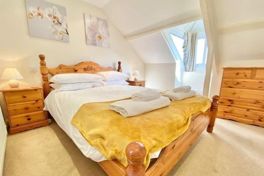 The Cottage, Padstow, tiered patio sun trap