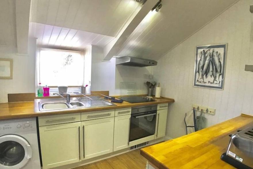 Webbers Cornish character cottage with large garden and parking