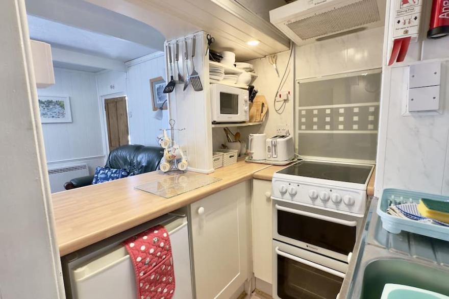 Quaint Fisherman's cottage in the heart of Padstow, wifi, pets welcome