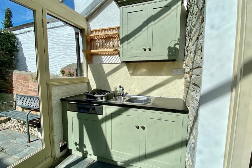 Camel Cottage - Padstow Town  - Character home accepts pets