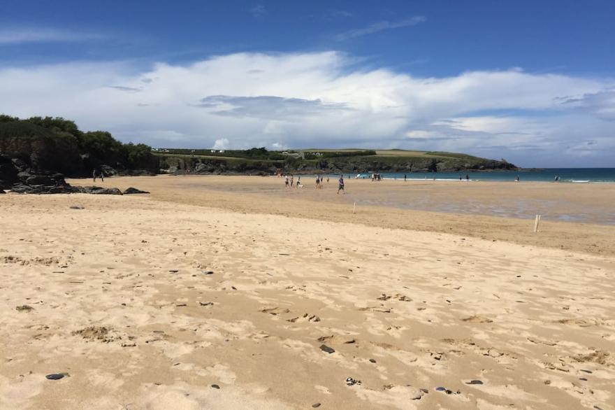 Just a short walk (less than 200m) from the sweeping sands of Harlyn Bay