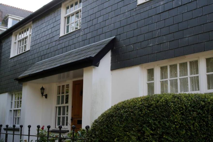 Trenaton, large 2 storey home with parking and Estuary views in Padstow