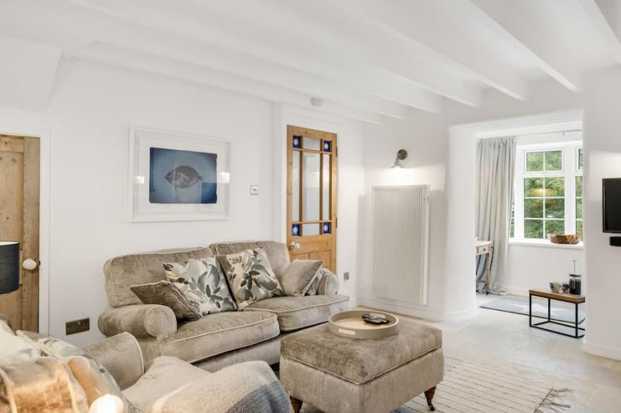 Perfect for a Cornish getaway, Jade cottage is a charming cosy cottage.
