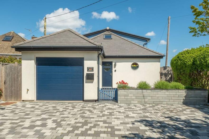 Fabulous coastal retreat - stylish, contemporary upside down living
