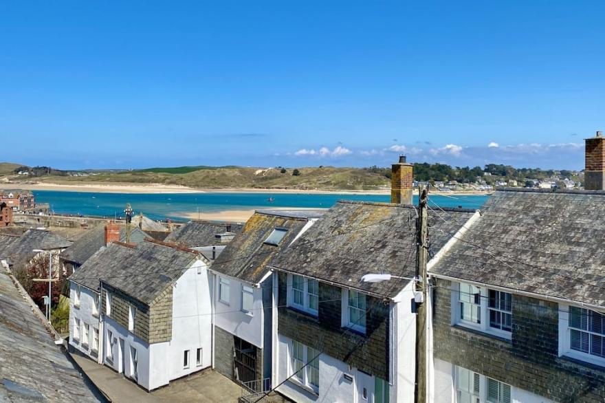Lundy is a character pet friendly Padstow cottage, close to the harbour & shops