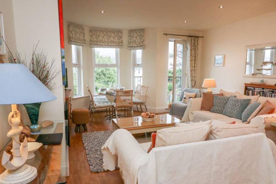 1D HARBOUR VIEW, family friendly in Salcombe