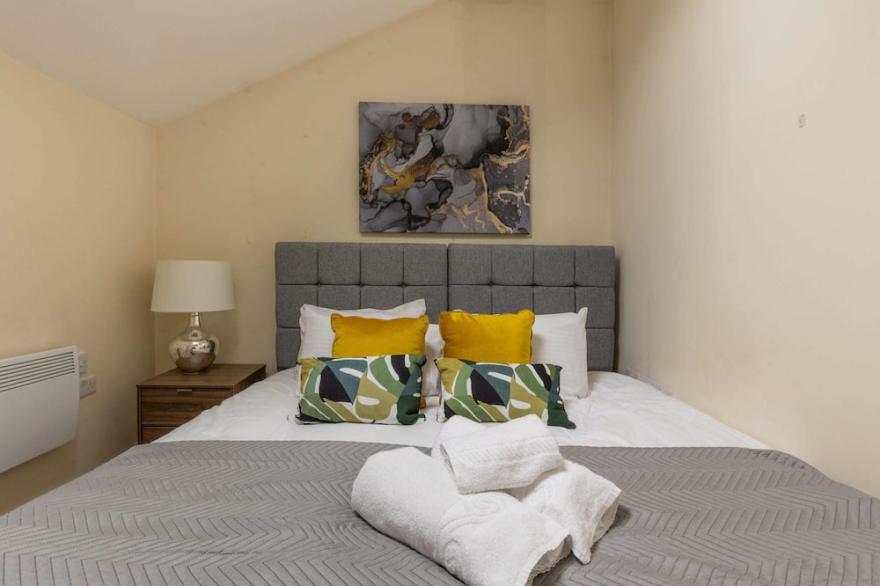 Modern 1 Bed Attic Apartment in Brixton
