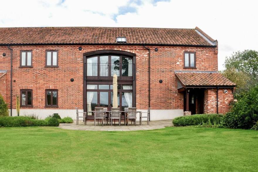 5 bedroom accommodation in Sculthorpe, Fakenham