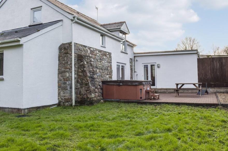 4 bedroom accommodation in Kidwelly