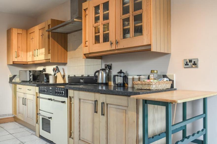4 bedroom accommodation in Kidwelly