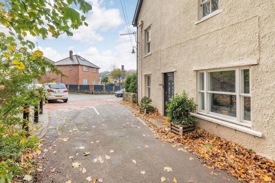 4 bedroom accommodation in Brecon