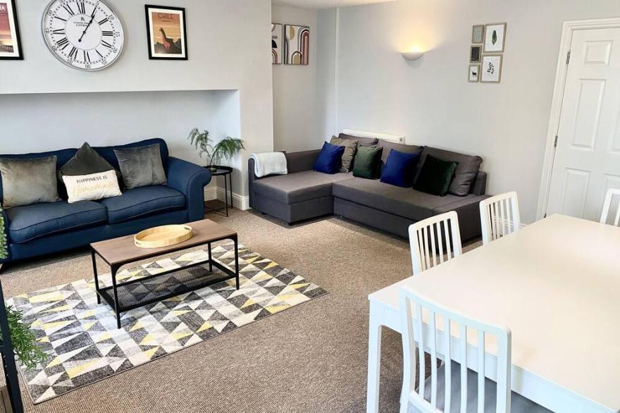 9A GROSVENOR CRESCENT, character holiday cottage in Scarborough