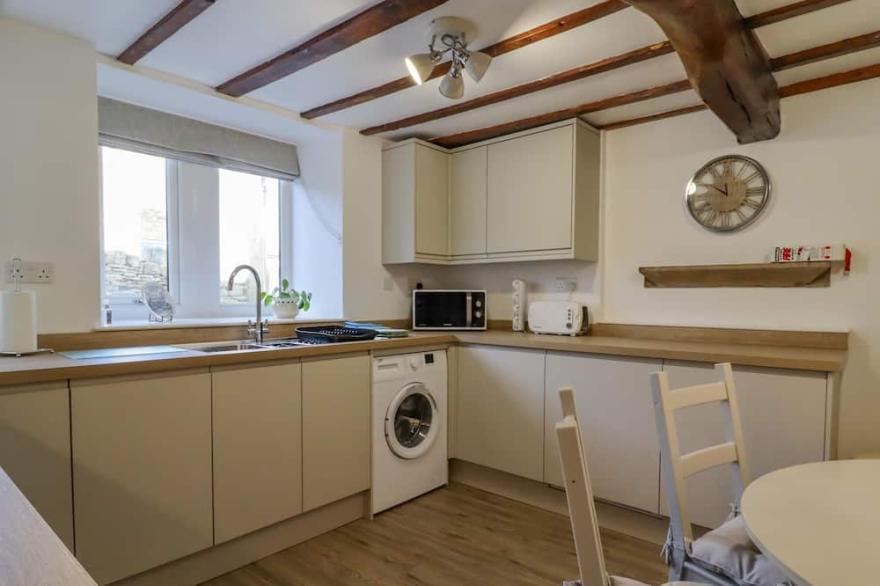 SARAH'S COTTAGE, family friendly in Stanbury, Yorkshire