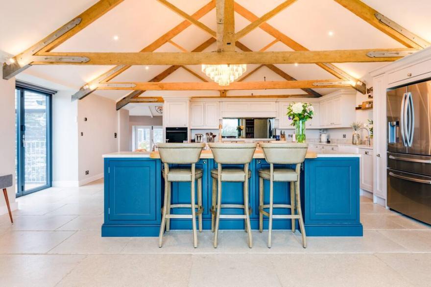 THE FARMHOUSE - WITHIN THE HELLAND BARTON FARM COLLECTION in Delabole
