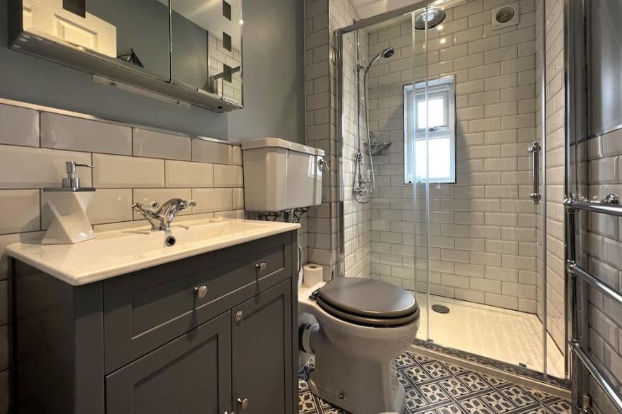 York Street  -  a house that sleeps 8 guests  in 3 bedrooms